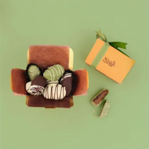 Chocolate Monggo Ramadan Kurma Pralines Ballotine Box 6pcs 100g 1