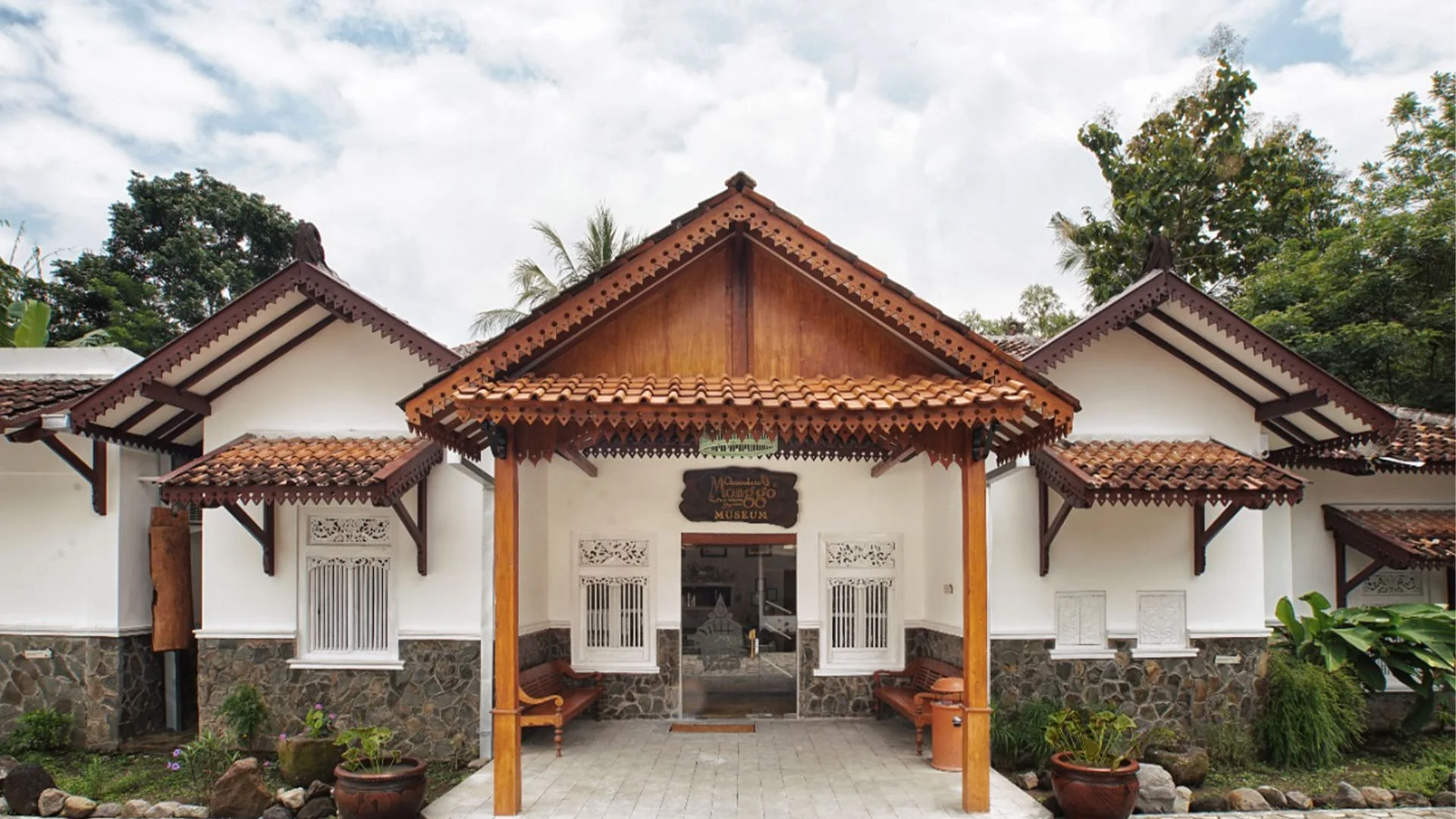 Museum - Expand To Bangunjiwo
